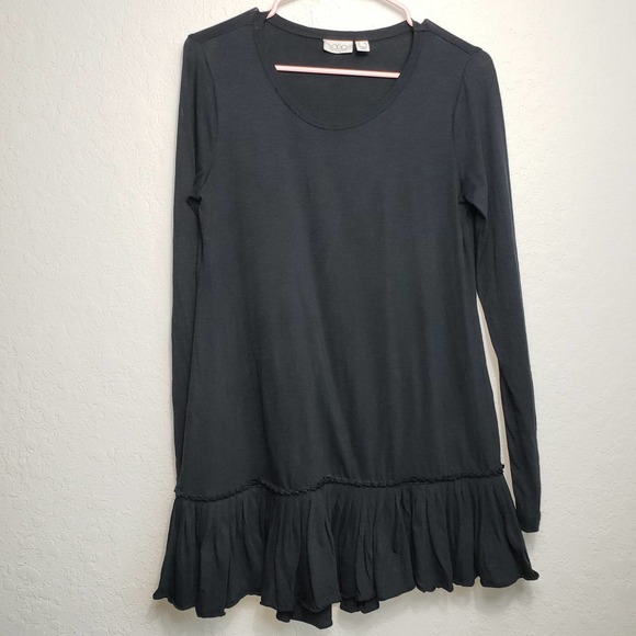 Lori Goldstein Tunic Black Pleated bottom